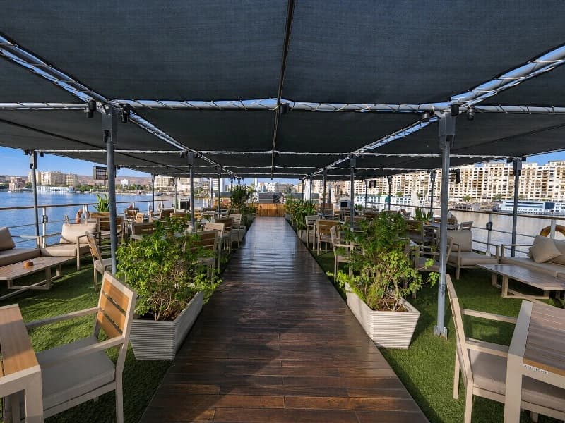 Pool Bar